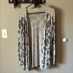 Phil Love Chic Gray Leopard Print Women's Cardigan